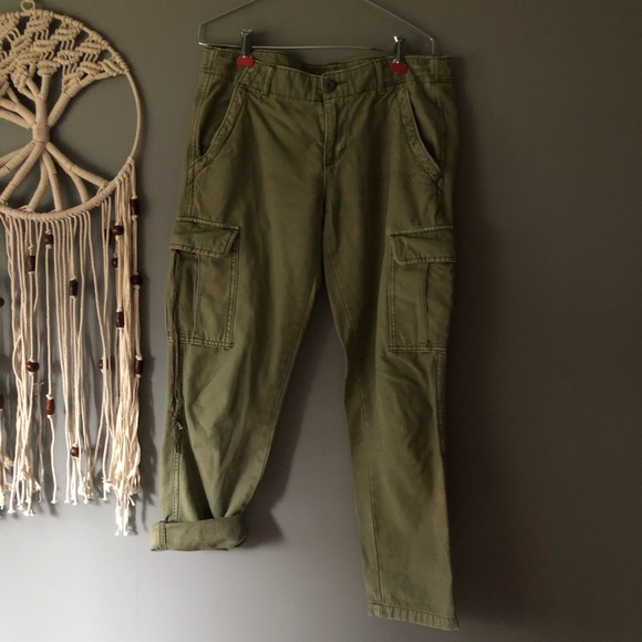 The Perfect Army Green Cargo Pant. American Eagle - Picture 2 of 5